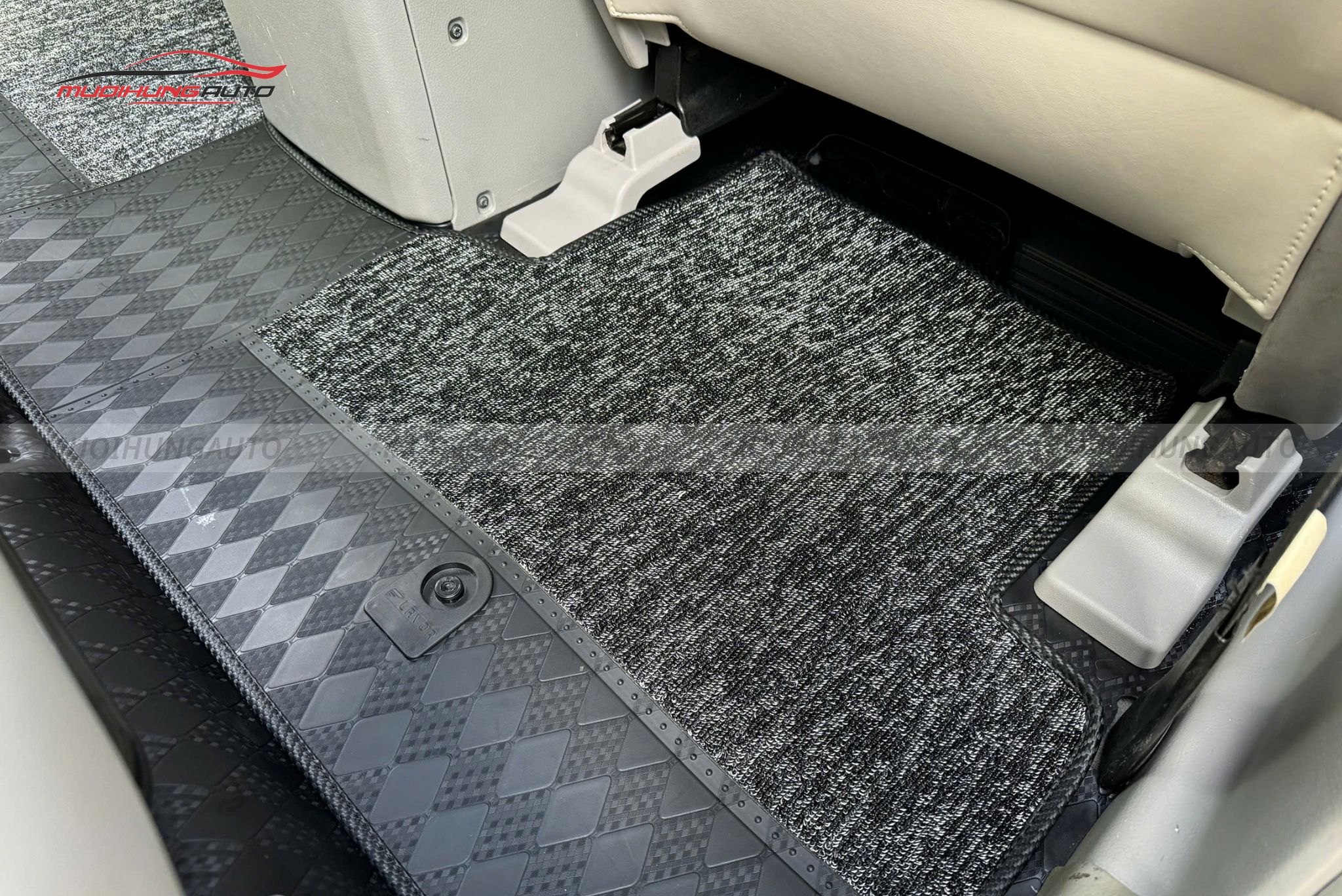 Thảm lót sàn Lavor cho xe hơi Toyota Highlander