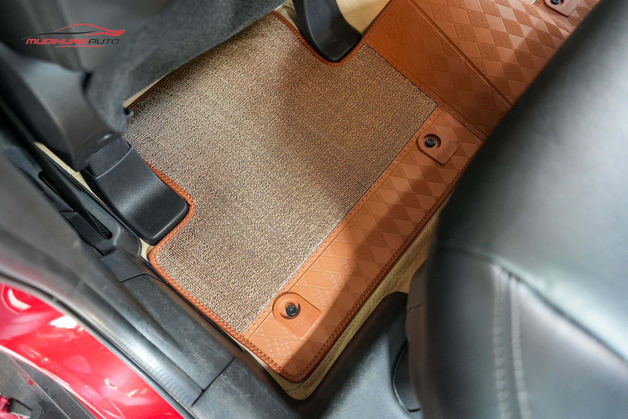 Thảm lót sàn Lavor dành cho ô tô Mitsubishi Outlander