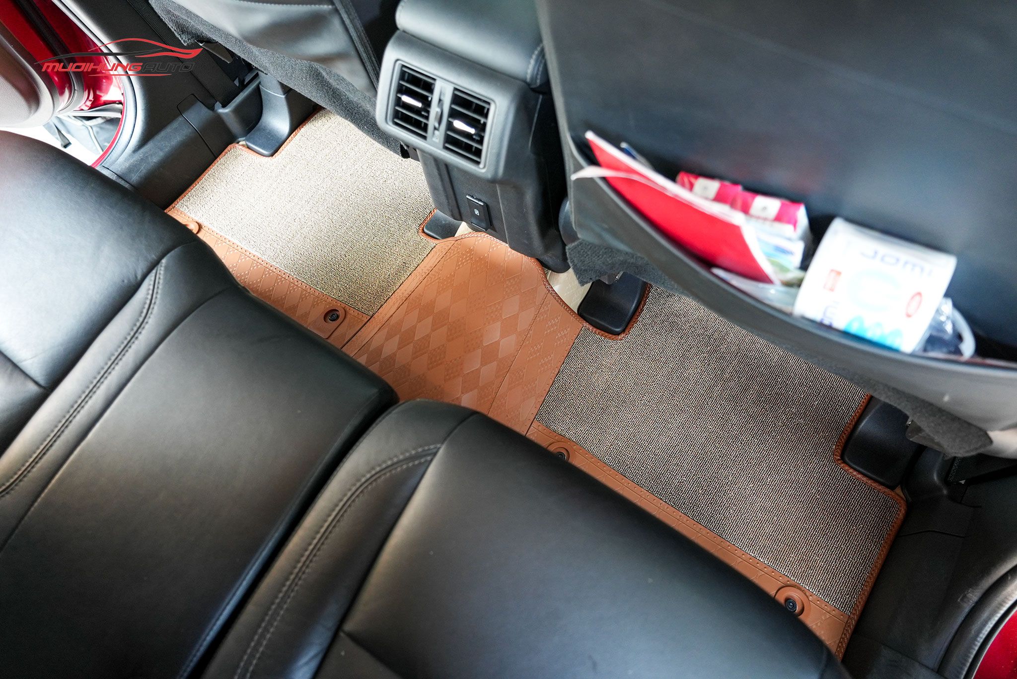 Thảm lót sàn Lavor dành cho xe Mitsubishi Outlander