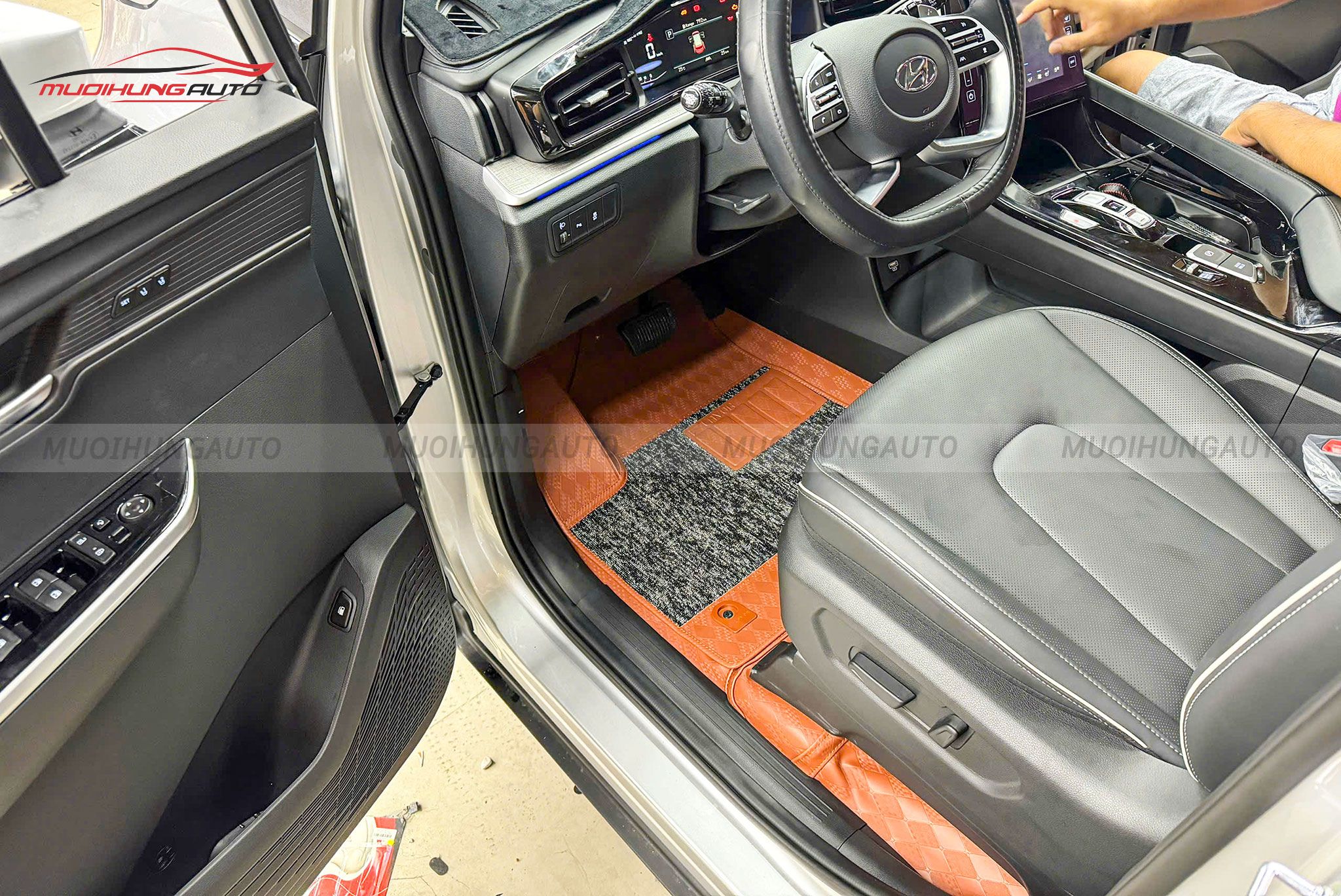 Thảm lót sàn Lavor ô tô Hyundai Custin 2024