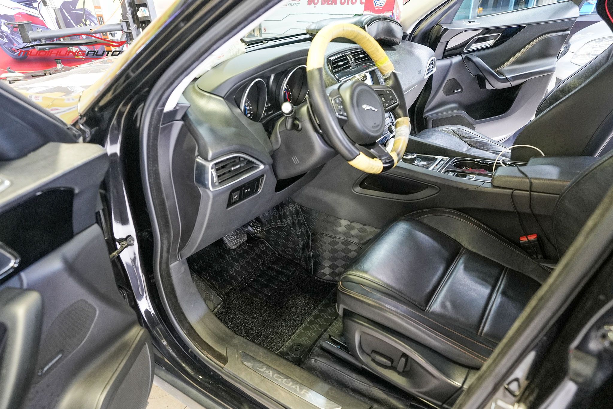 Thảm lót sàn Lavor ô tô Jaguar F-Pace