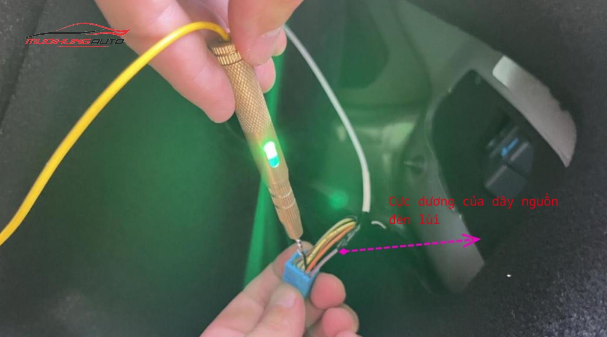 Tìm cực dương của dây nguồn đèn lùi