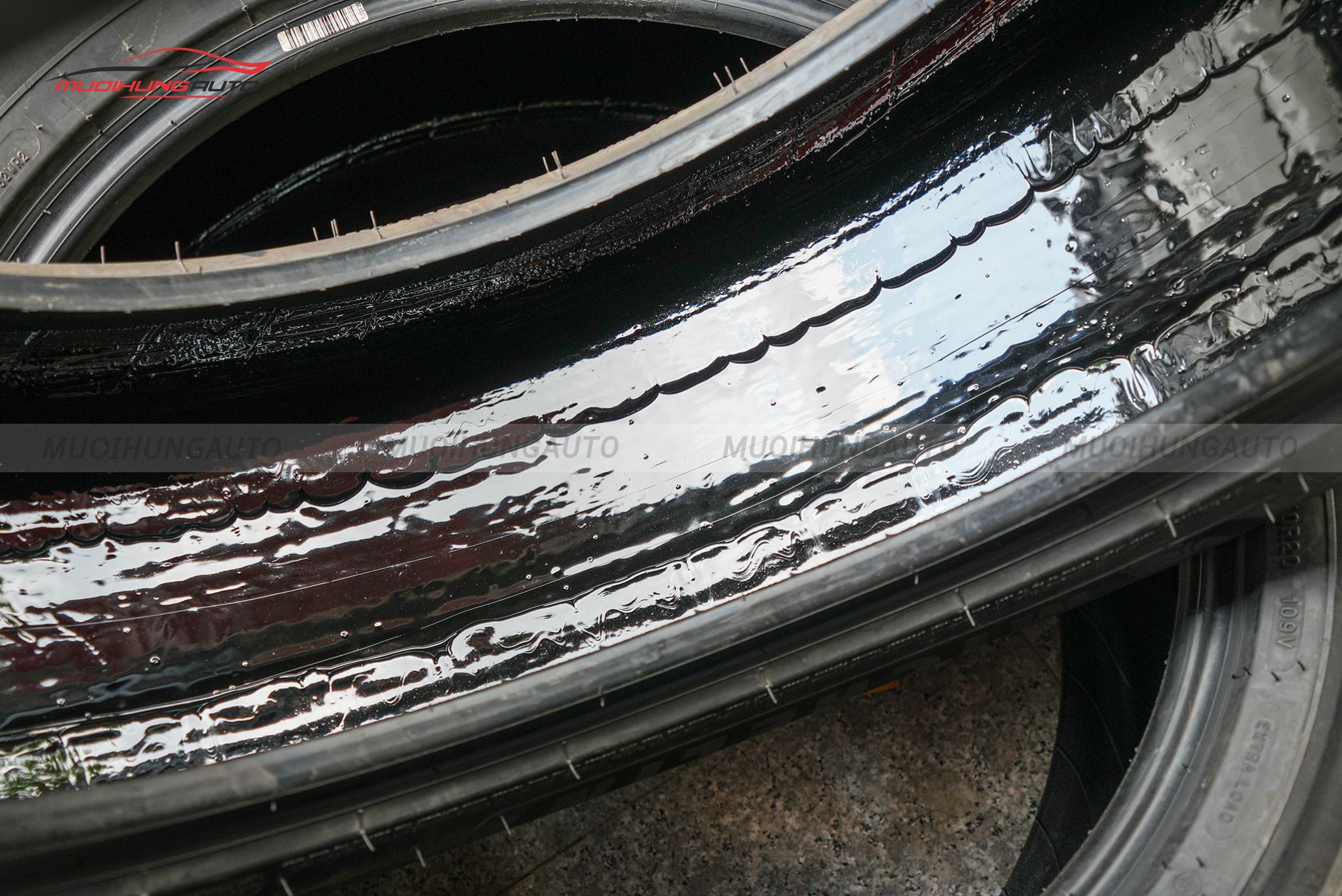 Tráng lốp chống đinh cho Ford Explorer 2018