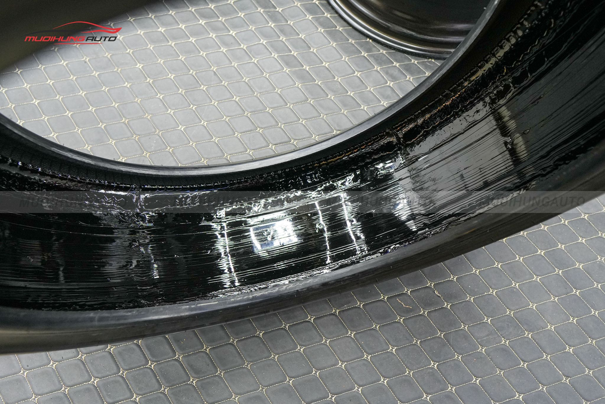 Tráng lốp chống đinh cho Hyundai Santafe 2024