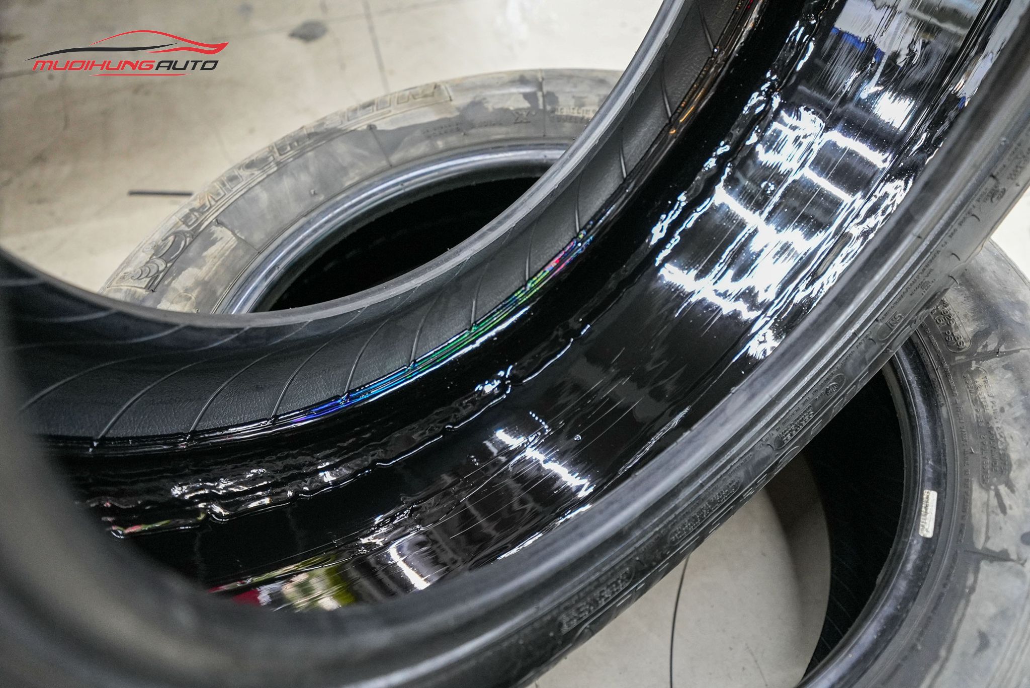 Tráng lốp chống đinh cho Kia Sedona 2016