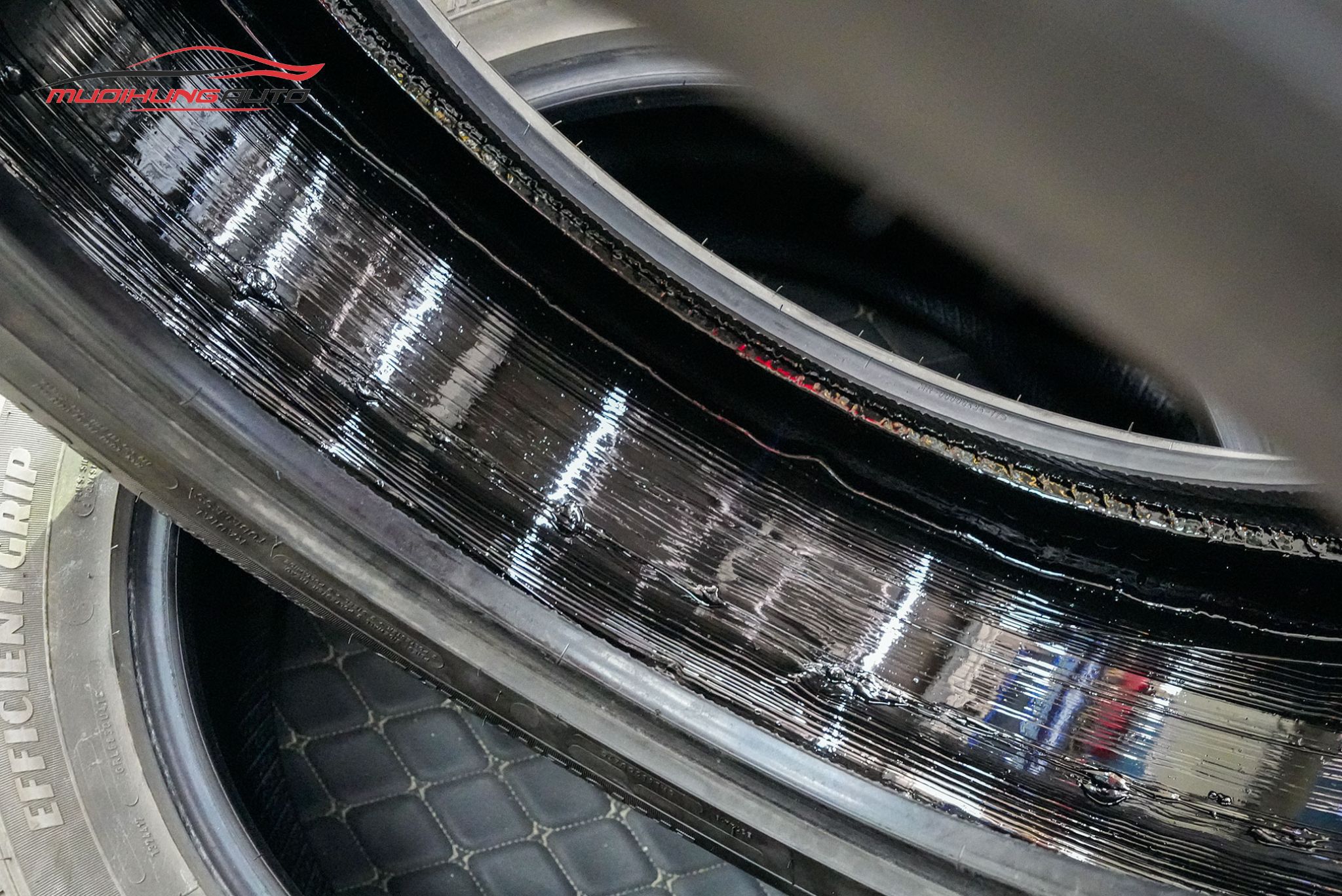 Tráng lốp chống đinh cho Mitsubishi Outlander 2020