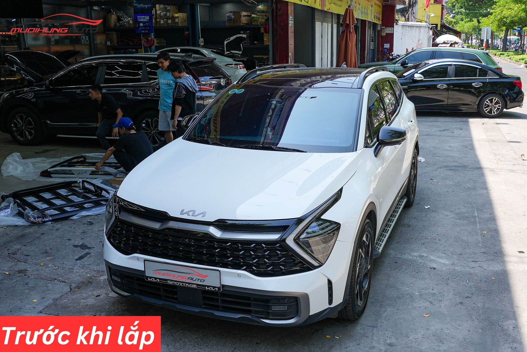 Trước khi lắp baga mui xe Kia Sportage