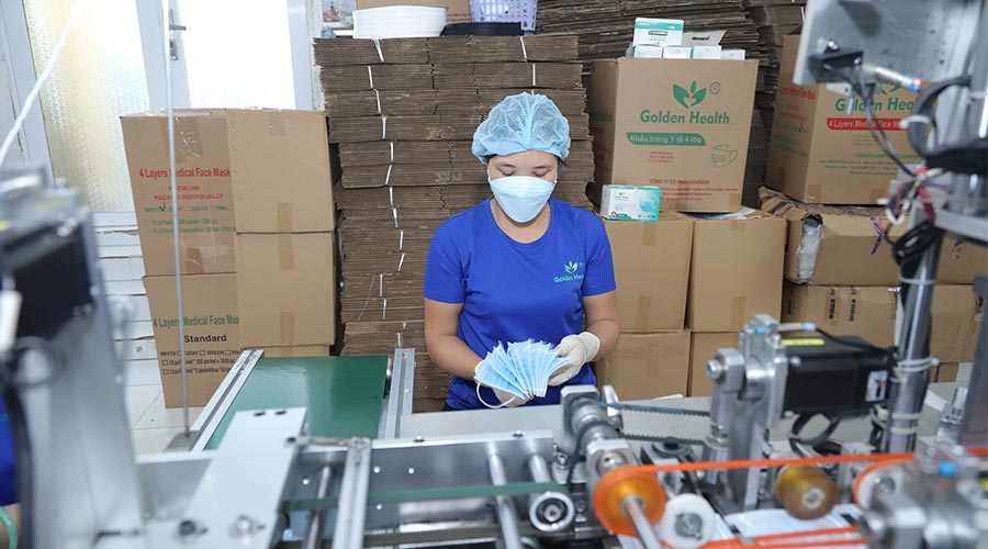 Giá thành ưu đãi khi đặt sản xuất khẩu trang y tế tại xưởng GoGreen