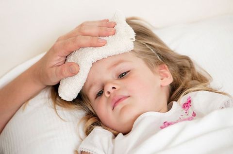 8 cách hạ sốt cho trẻ HIỆU QUẢ TỨC THÌ