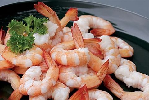 NÊN HAY KHÔNG NÊN KIÊNG ĂN THỊT GÀ VÀ TÔM KHI TRẺ BỊ HO?