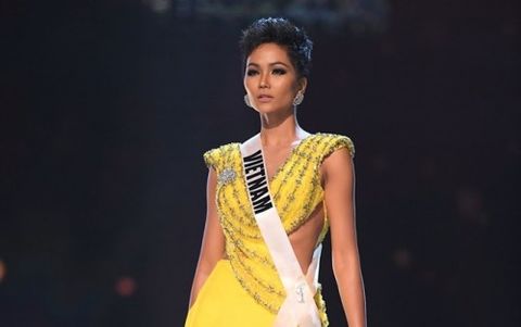 Lý do khiến H'Hen Niê thay đổi váy đêm bán kết Miss Universe 2018 phút chót