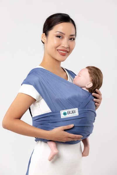 Có nên dùng địu vải cho trẻ sơ sinh không?