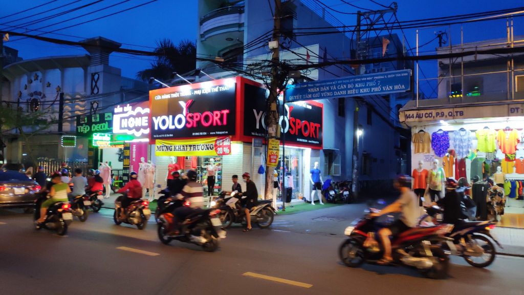 YOLO SPORT mừng khai trương chi nhánh đường Âu Cơ, Q. Tân Bình, TP. HCM