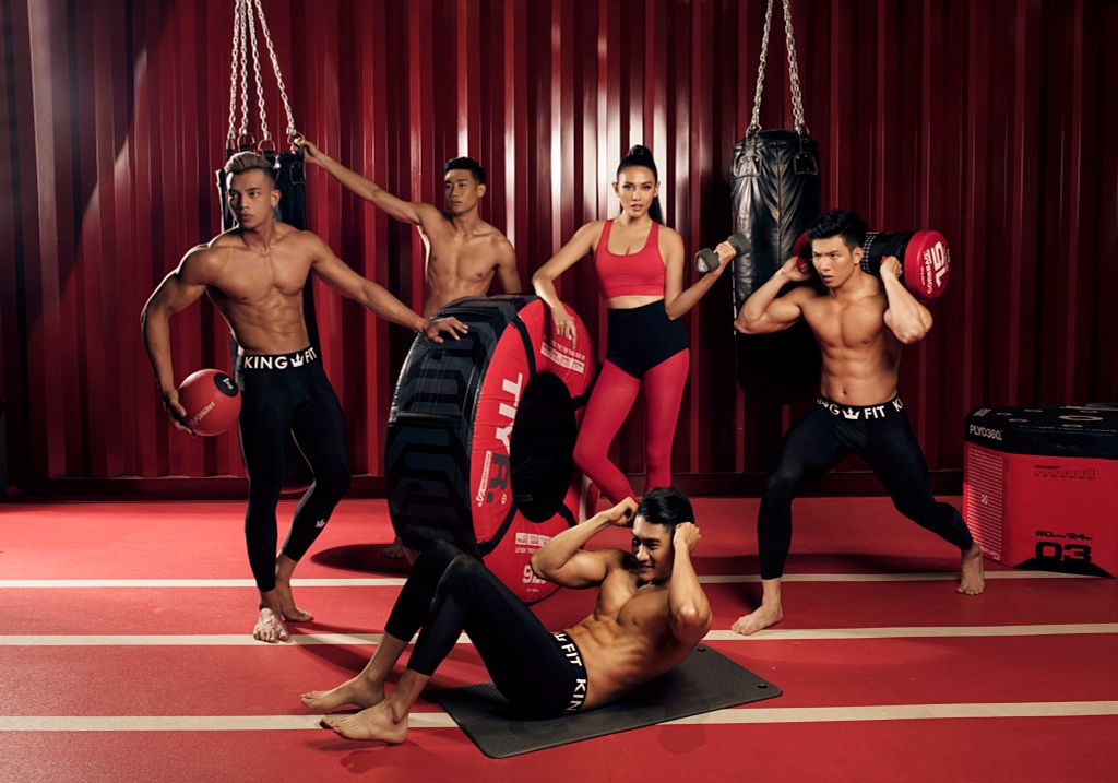 Siêu Mẫu Hoàng Yến Khoẻ Khoắn Cùng Đồ Tập Gym Từ YOLO SPORT