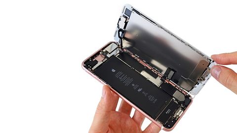 Thay pin iPhone X chính hãng ở đâu?