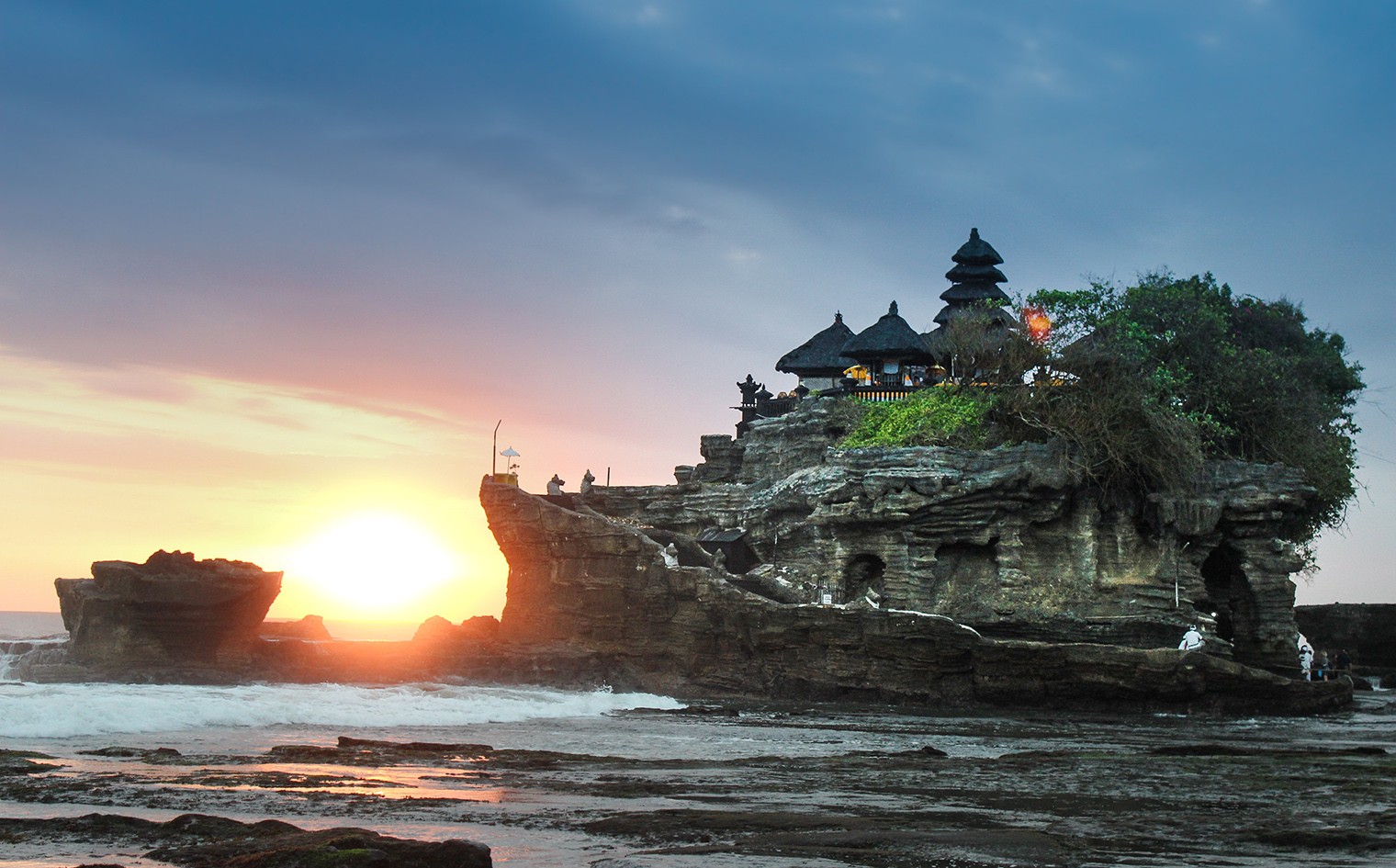 ve may bay gia re tu Vinh di Bali Denpasar