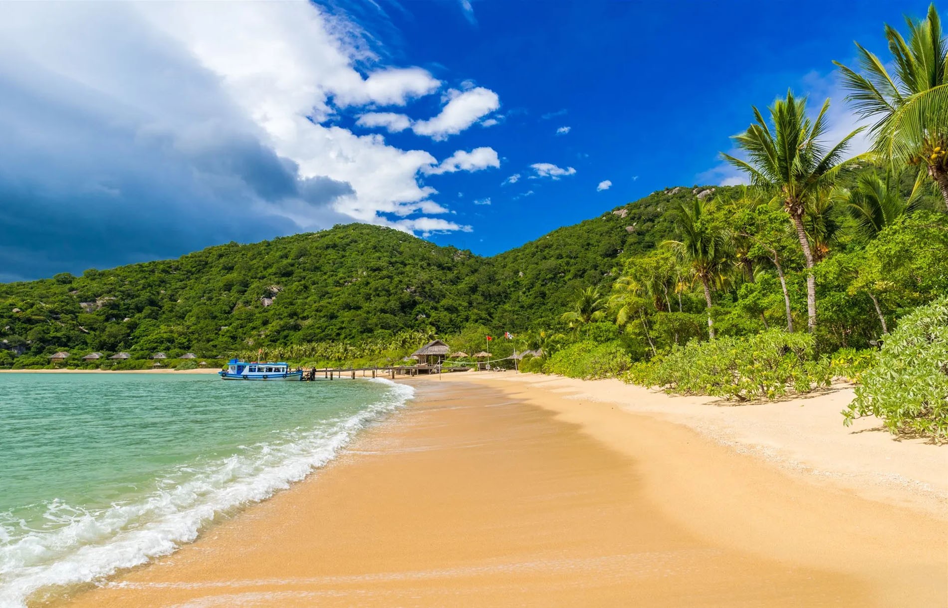 ve may bay khoi hanh tu Cam Ranh