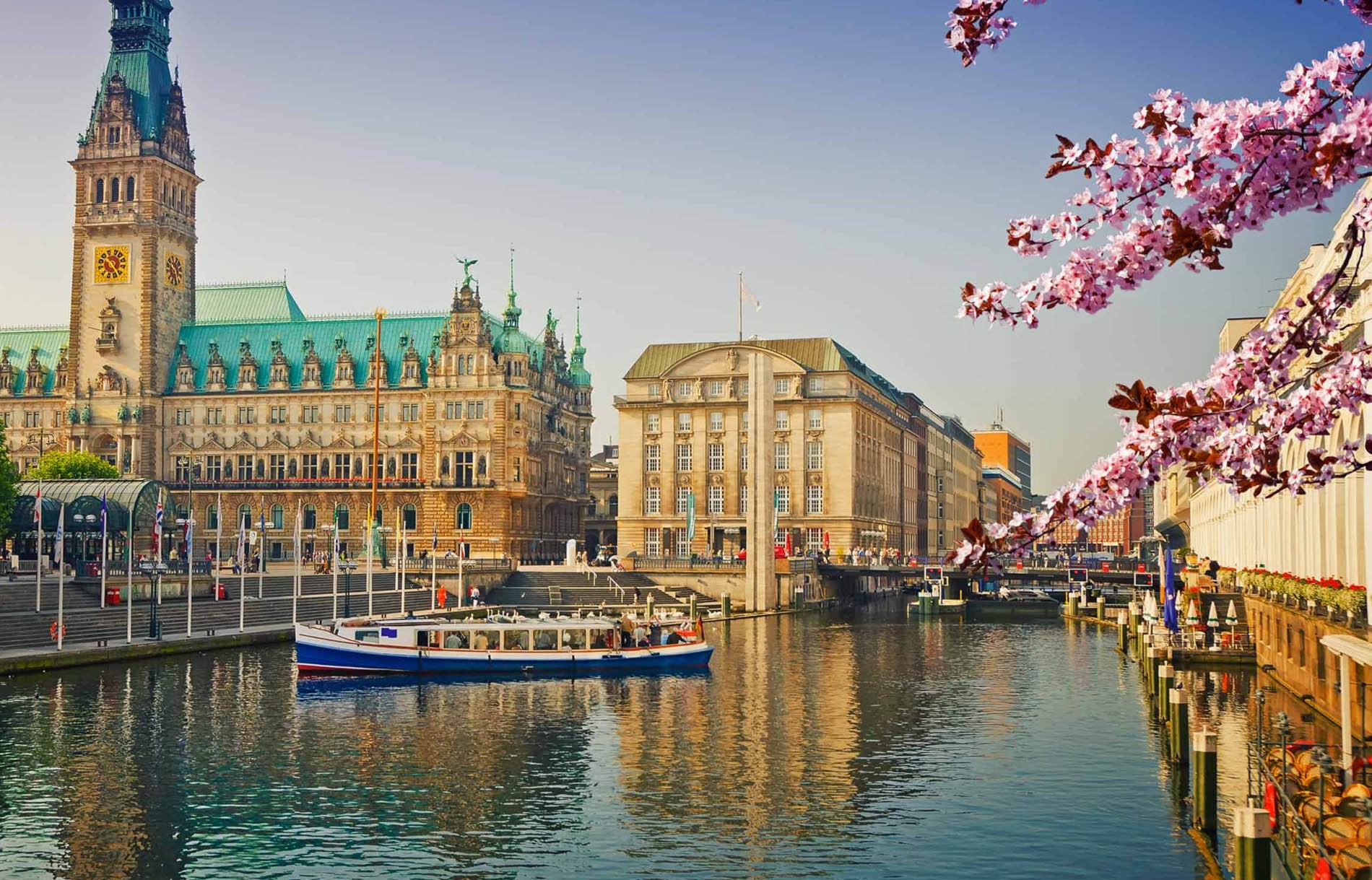ve may bay gia re tu Vinh di Hamburg