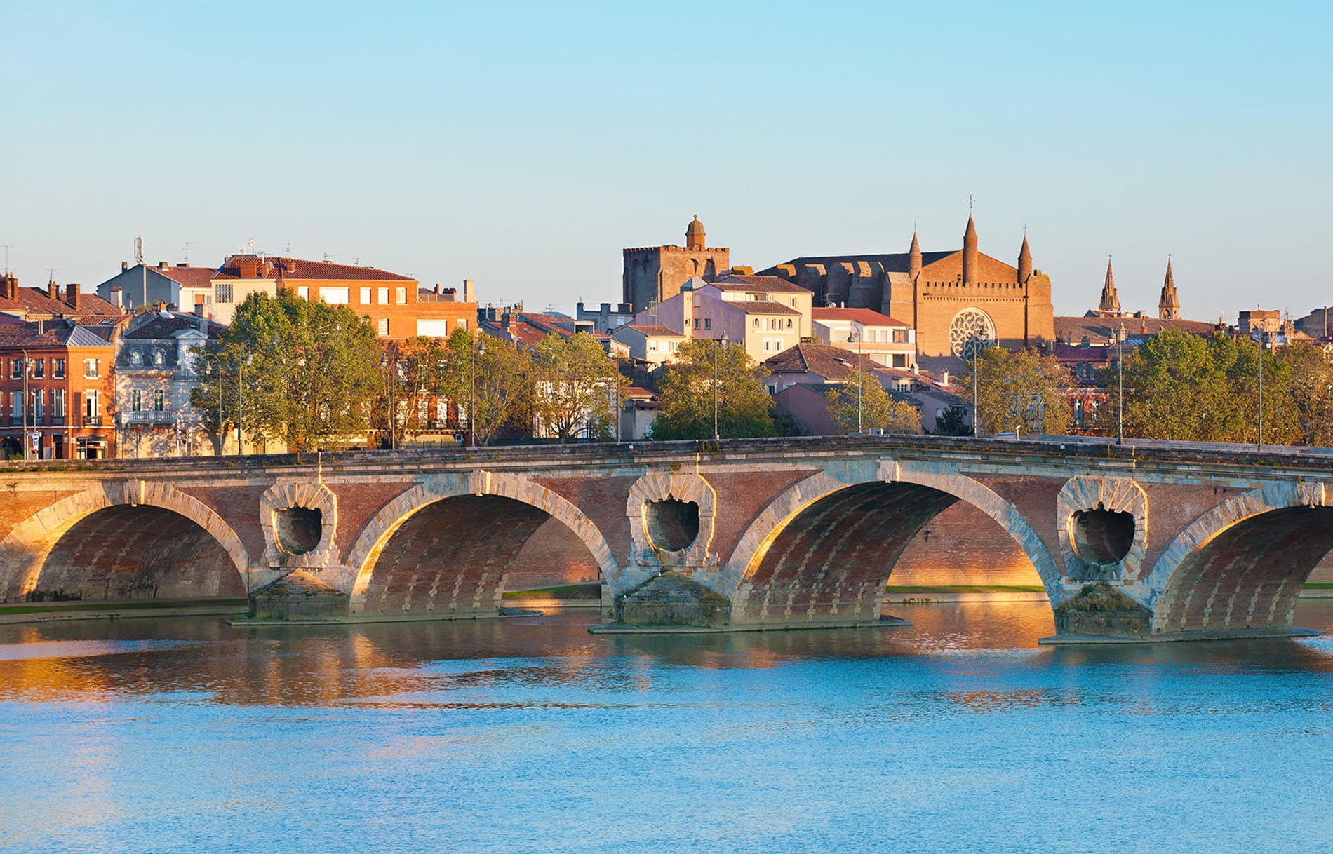 ve may bay gia re tu Vinh di Toulouse