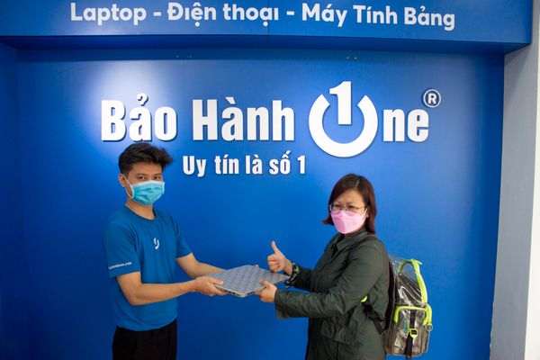 Trực tiếp quan sát nhân viên thao tác sửa chữa