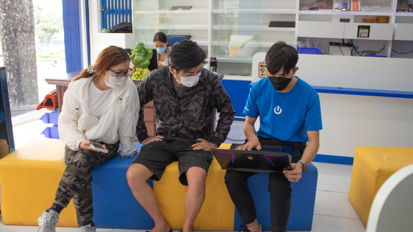 màn hình s8 bị sọc ngang mờ