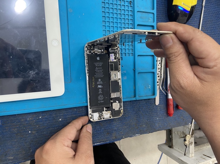 Thay pin iPhone 7 Plus uy tín tại Bảo Hành One