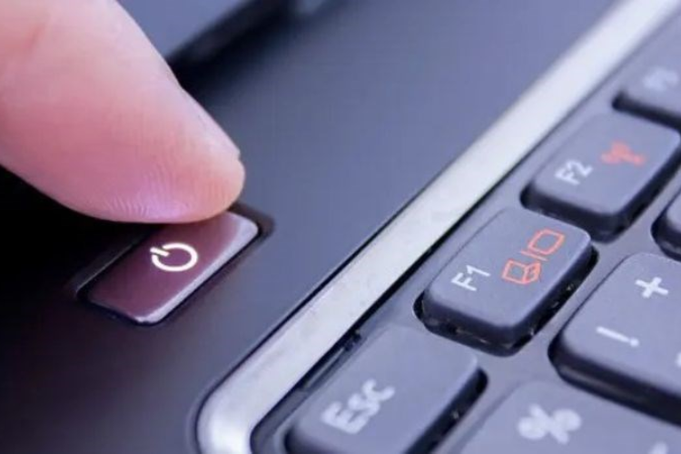 Chưa bật màn hình máy tính