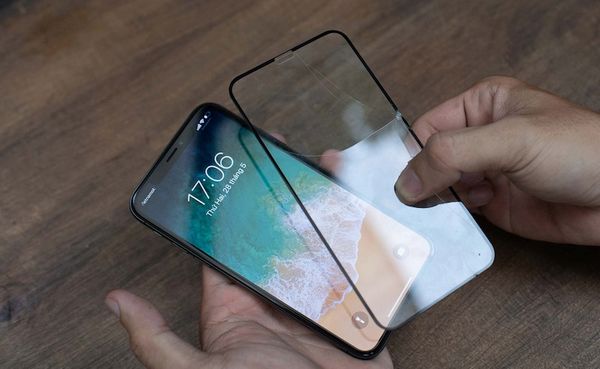 iPhone 11 vỡ màn hình