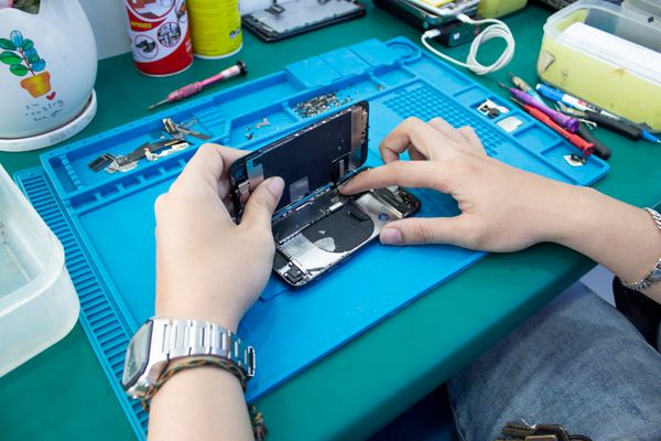 Mách bạn cách thay pin iPhone 6s tại nhà đơn giản, nhanh chóng