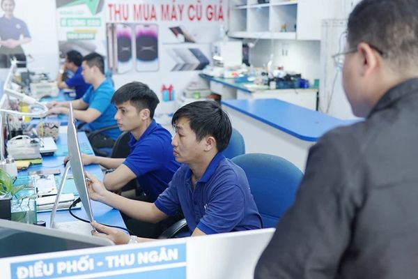 màn hình laptop bị ẩm