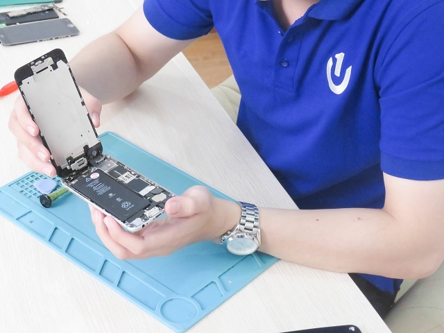 Quy trình thay pin Sony Xperia XZ2 tại Bảo Hành One