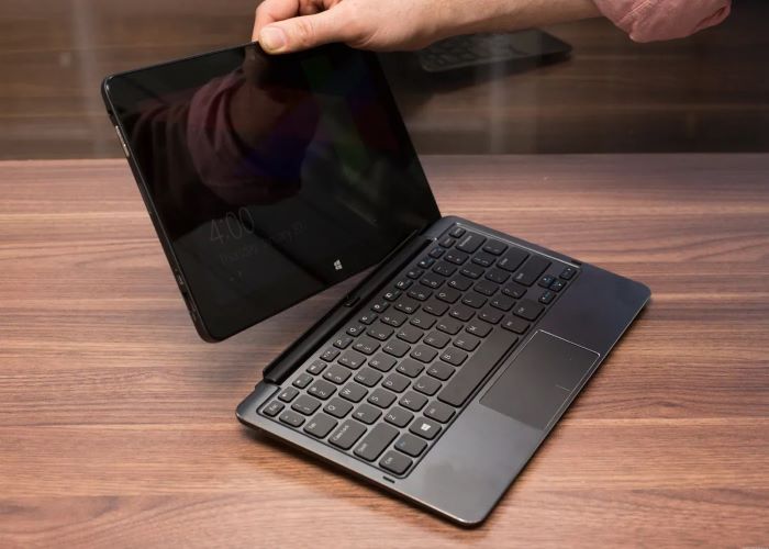 Bàn phím Dell Venue 11 Pro có bản lề chắc chắn