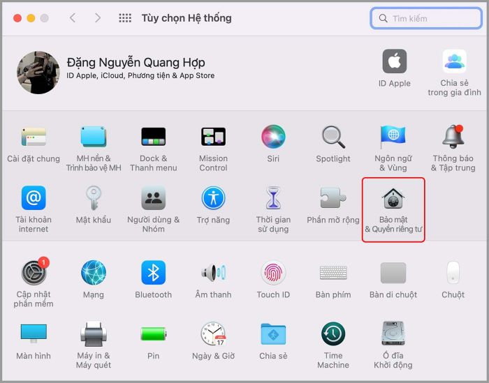 Chọn “Bảo mật & Quyền riêng tư”
