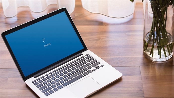 Khởi động lại máy tính có thể khắc phục lỗi phần mềm màn hình laptop