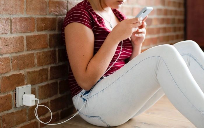 Không sử dụng trong lúc sạc