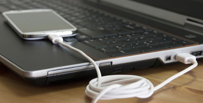 Không sạc pin qua laptop