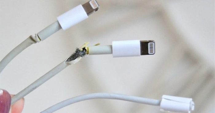 cáp sạc ipad air 2 bị đứt gãy