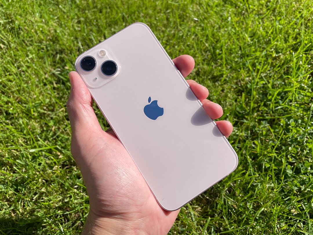 Đặc điểm camera sau iPhone 13