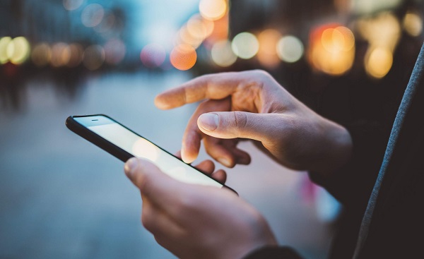 Dấu hiệu cho thấy màn hình điện thoại bị chập