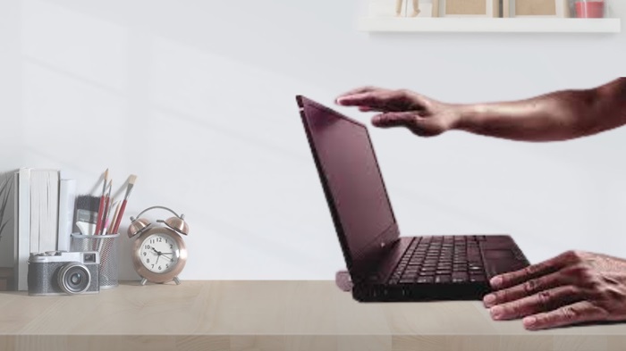 Đóng mở màn hình laptop liên tục