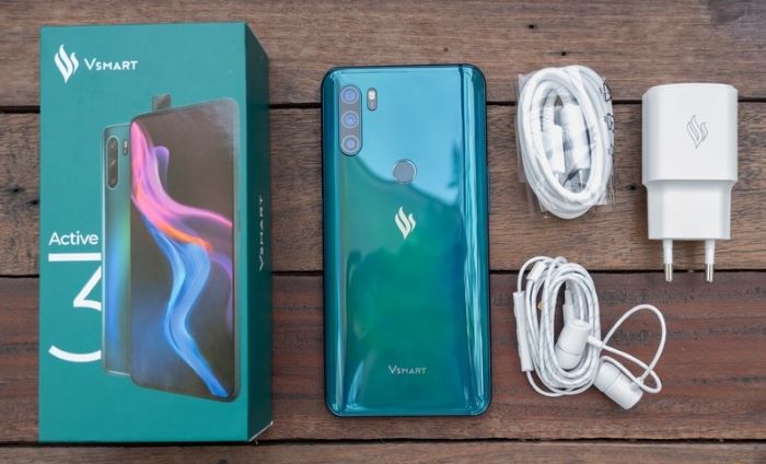 Dùng bộ sạc Vsmart Active 3 chính hãng