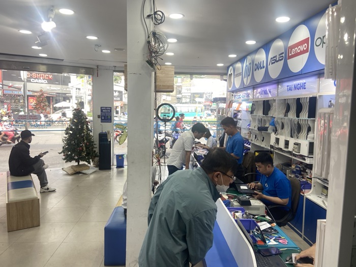 Đội ngũ nhân viên chuyên nghiệp tại Bảo Hành One