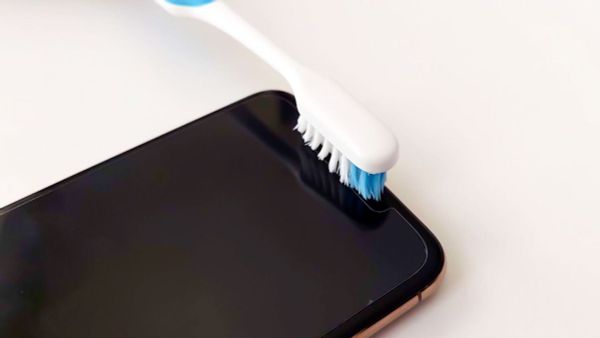 loa trong iPhone 11 Pro Max không nghe được