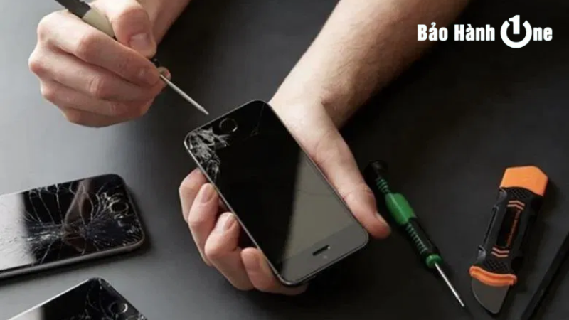 Chiêu trò ép giá khách hàng khi sửa chữa iPhone