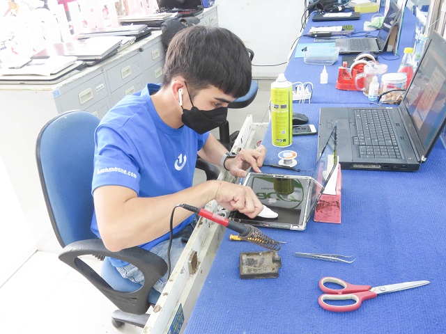 Lựa chọn trung tâm uy tín để thay màn hình điện thoại iPhone 6