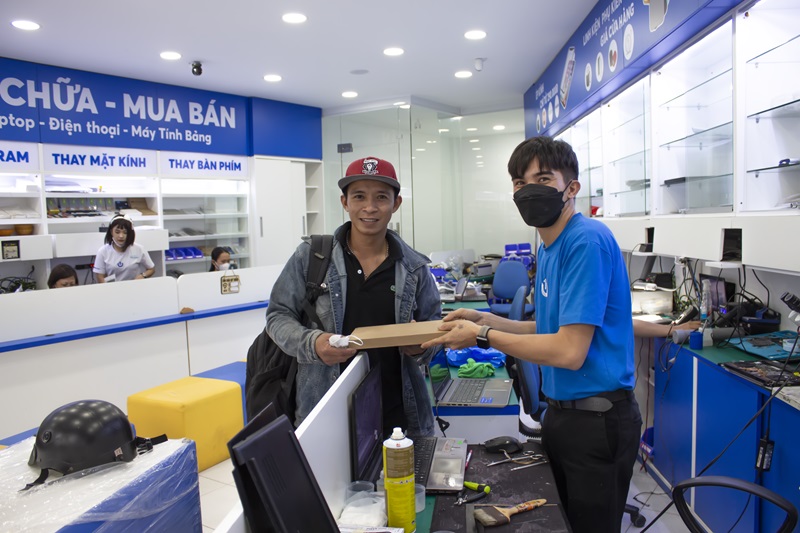 Thay pin Samsung uy tín tại Bảo Hành One