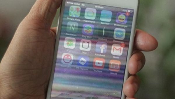 iPhone 7 bị sọc màn hình