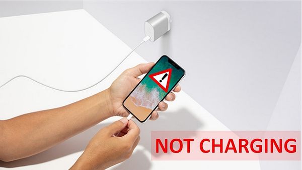 Khởi động lại iPhone để sửa lỗi không nhận sạc