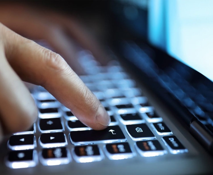 không mở được loa laptop