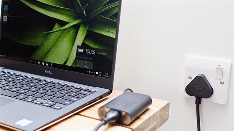 Không sạc laptop qua đêm